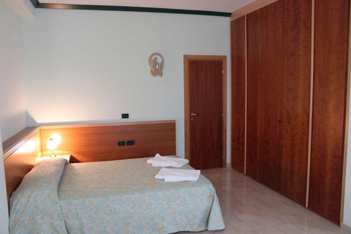 Casa Per Ferie Benedetto XIII Hotel กราวีนา อิน ปูเลีย ห้อง รูปภาพ