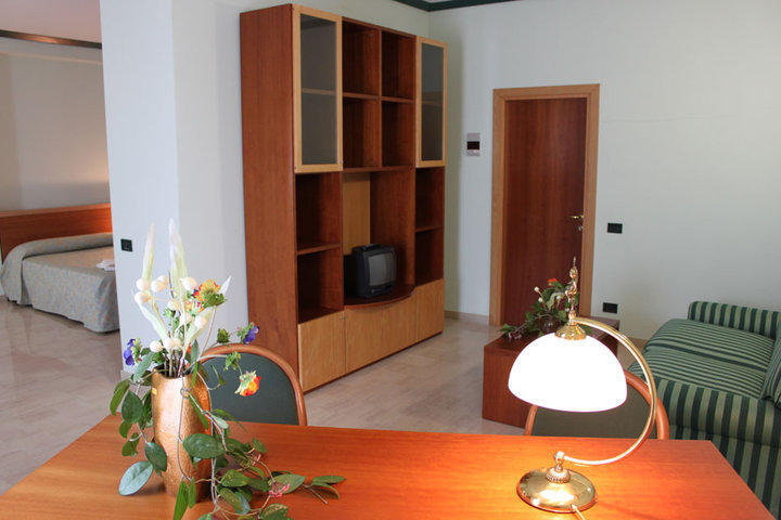 Casa Per Ferie Benedetto XIII Hotel กราวีนา อิน ปูเลีย ห้อง รูปภาพ
