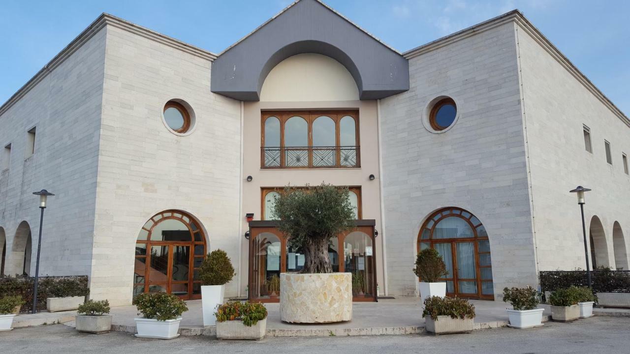 Casa Per Ferie Benedetto XIII Hotel กราวีนา อิน ปูเลีย ภายนอก รูปภาพ
